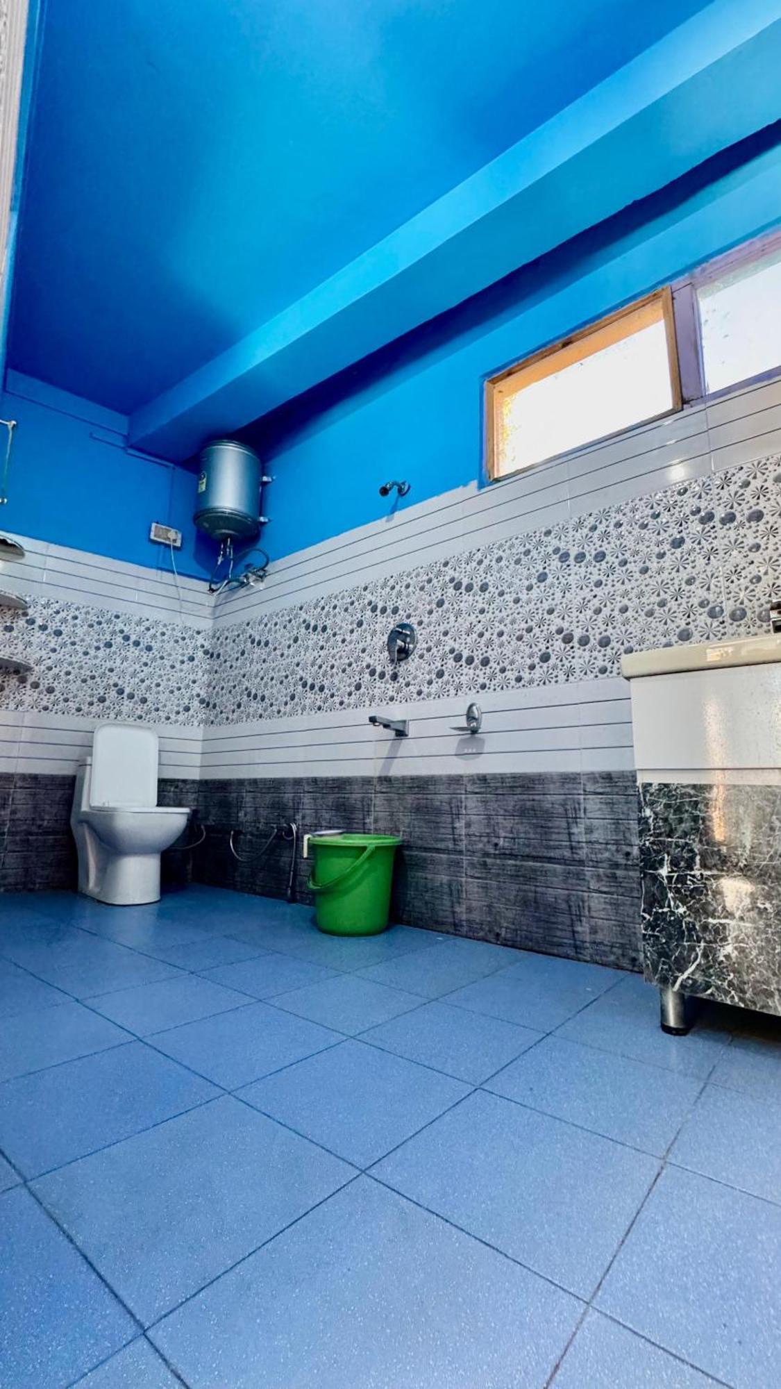 Hotel 19 Tosh Extérieur photo