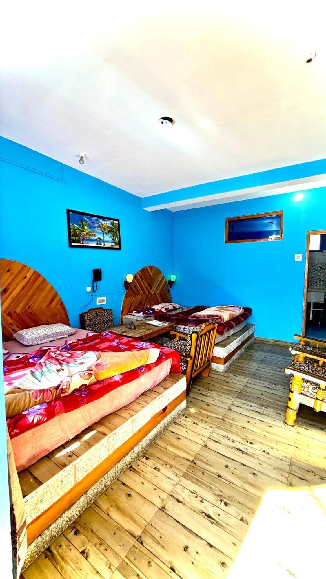 Hotel 19 Tosh Extérieur photo