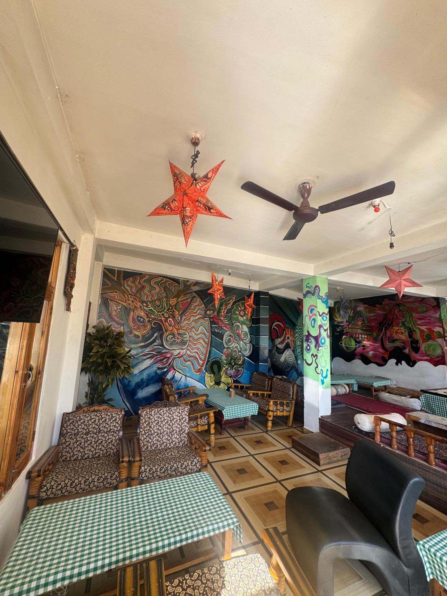 Hotel 19 Tosh Extérieur photo